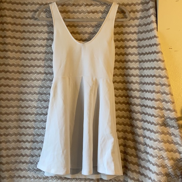 Plain white dress - Picture 6 of 6